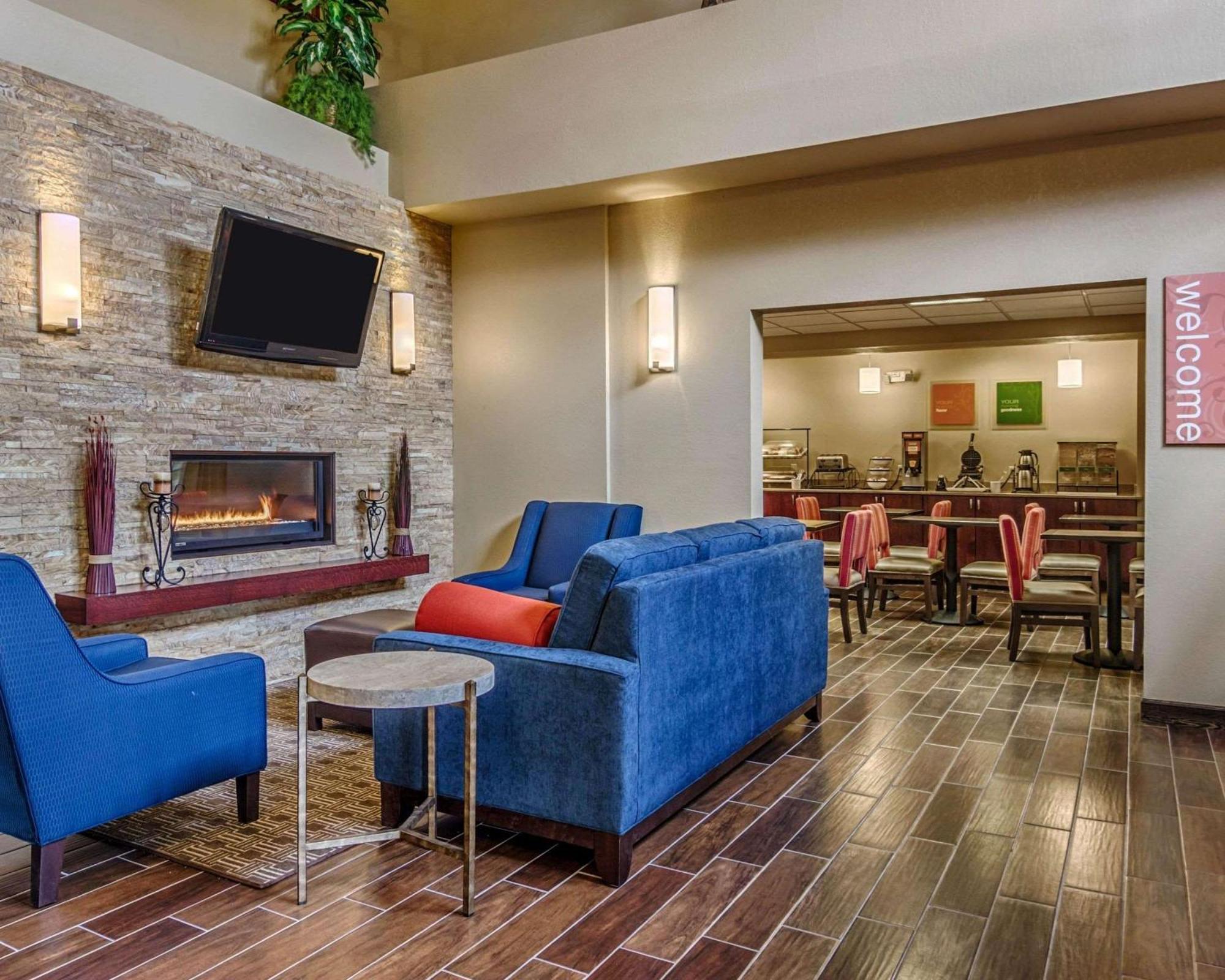 Comfort Inn & Suites Grafton-Cedarburg Kültér fotó
