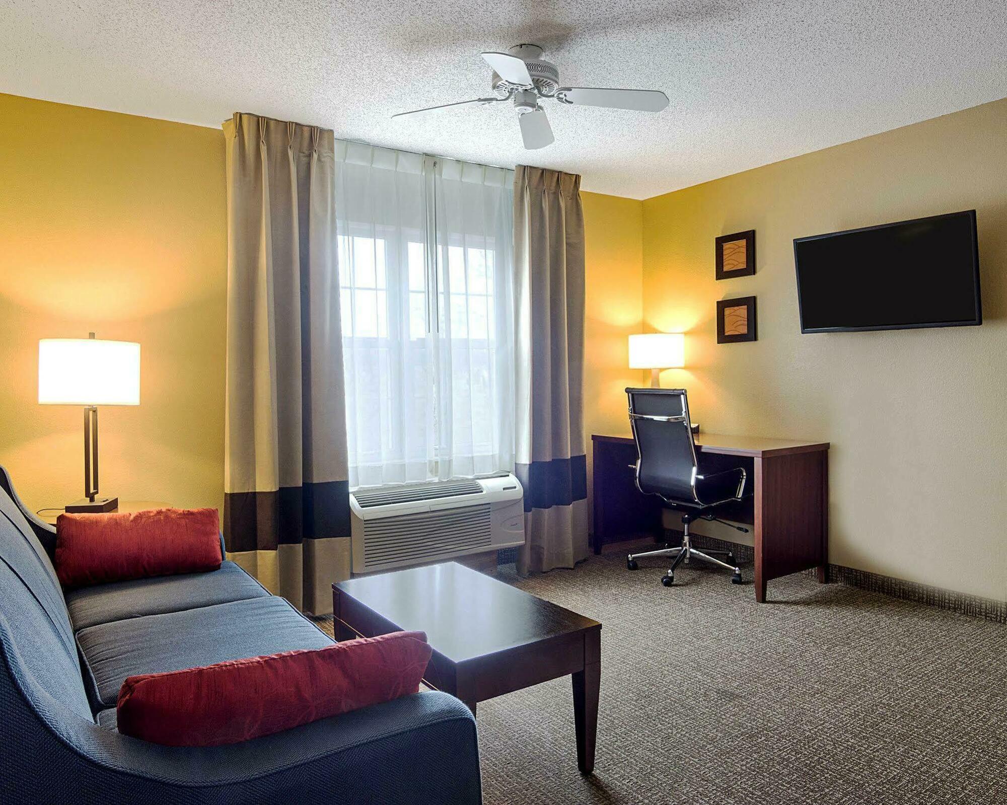 Comfort Inn & Suites Grafton-Cedarburg Kültér fotó